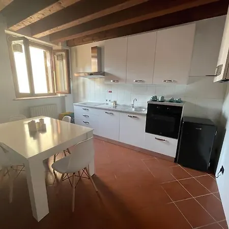 Black Mirror Apartment *