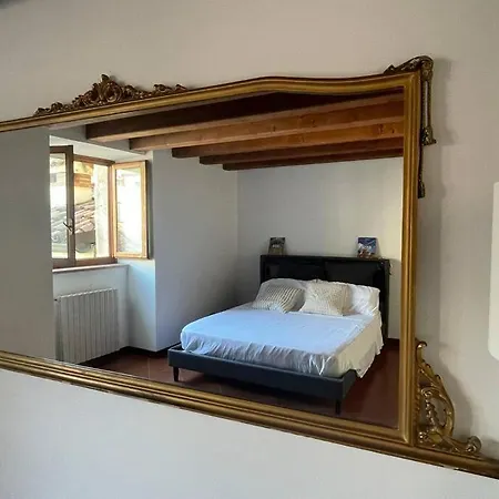 Black Mirror * Verona